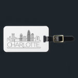 Étiquette À Bagage Charlotte, Caroline du Nord Stylisé Skyline<br><div class="desc">Un bagage unique représentant la belle ville de Charlotte,  Caroline du Nord.  Ce tag présente une illustration stylisée de l'horizon unique de la ville avec son nom en dessous.</div>