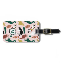 Charmant chats dessinés à la main sur arrière - pl