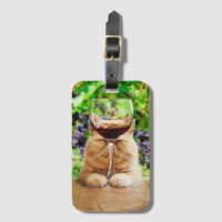 Chat avec verre de vin