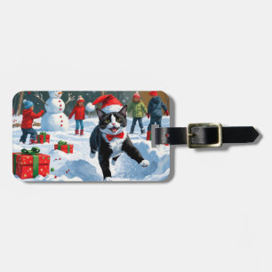 Étiquette À Bagage Chat Tuxedo Courant dans la Neige avec un Chapeau