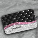 Étiquette À Bagage Chic girly faux parties scintillant argent noir ro<br><div class="desc">Jolie chic et élégante parties scintillant en faux argent girly et strass bling avec le design tuffted noir pour la tendance-savvy et amoureux de l'art branché hanche. Ce design élégant et sophistiqué conviendra aux filles qui aiment les designs brillants et classe. Montrez votre style personnel, regardez à la mode, branché...</div>