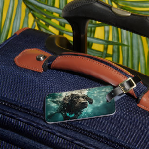 Étiquette À Bagage Chiot labrador nageant sous l'eau Design