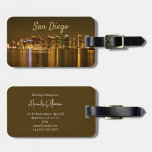 Étiquette À Bagage Cityscape Skyline Nuit Californie San Diego<br><div class="desc">Tag : Ceci est une photo de l'horizon de San Diego prise la nuit d'octobre 2020. Les lumières des gratte-ciel se reflètent dans l'eau de la baie, et la lumière de la pleine lune qui se levait à l'époque a conduit à ces couleurs sombres et chaudes. Cette photo est disponible...</div>