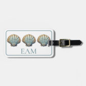 Étiquette À Bagage Coastal Blue Scallop Seashell Monogram (Devant horizontal)