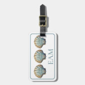 Étiquette À Bagage Coastal Blue Scallop Seashell Monogram (Devant Vertical)
