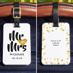 Étiquette À Bagage Coeur d'or personnalisé M. et Mme.<br><div class="desc">Coeur d'or personnalisé confetti Marque à bagages M et Mme. Voyagez dans le style comme Nouvelles mauvaises herbes. Personnalisez le nom et la date spéciale sur l'avant,  les noms et les détails de l'adresse au verso. Conçu par Thisisnotme©</div>