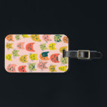 Étiquette À Bagage Cute chats colorés motif sur rose<br><div class="desc">De mignons têtes de chat colorés dansent à travers ce motif sur arrière - plan rose. Consultez ma boutique pour plus de motifs amusants !</div>