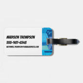 Étiquette À Bagage Des filles puissantes lancent dans l'air (Dos horizontal)