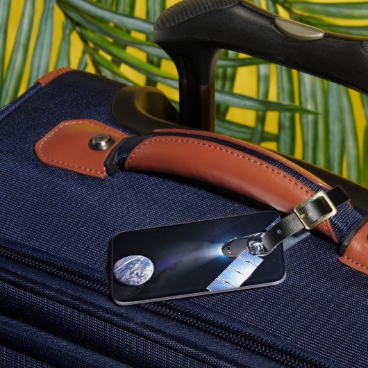 Étiquette À Bagage Dragon Xl Spacecraft Avec Planète Terre À Distance (Insitu Rectoal 3)