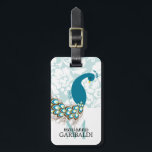 Étiquette À Bagage Elégant moderne Damask Peacock Personnalisé<br><div class="desc">Arrière - plan damassé bleu clair et blanc illustré d'un paon magnifique. Personnalisez-le avec votre nom ou monogramme. Clipart de Riefka Design.</div>