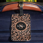 Étiquette À Bagage Élégant Monogramme élégant Poster de animal léopar<br><div class="desc">Un élégant et chic rose léopard poster de animal orne cette étiquette de bagage. Personnalisez-le avec votre nom et votre initiale monogramme. Conçu pour vous par Blackberry Boulevard.</div>