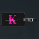 Étiquette À Bagage Élégant Noir Hot Rose Script Monogramme<br><div class="desc">Cette étiquette simple et élégante de bagage noir avec votre prénom dans une police de script tendance en blanc tapé sur votre première initiale dans une police casquette moderne en rose chaud d'un côté et une diapositive dans la carte pour votre nom, adresse et numéro de téléphone de l'autre serait...</div>