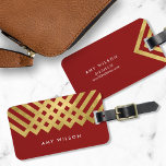 Étiquette À Bagage Élégante étiquette de bagage géométrique Gras Roug<br><div class="desc">Restez élégant sur le pouce avec cette étiquette de sac rouge élégante avec un design géométrique en faux or audacieux. Personnalisez cette balise avec vos informations et pour plus d'options comme changer la police et sa taille cliquez sur le bouton "Customiser". *Veuillez noter que le filigrane Zazzle qui apparaît dans...</div>