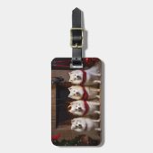 Étiquette À Bagage Esquimau américain près de la cheminée Noël (Devant Vertical)