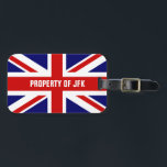 Étiquette À Bagage Étiquettes décorées d'un monogramme de bagage de<br><div class="desc">Le bagage fait sur commande de voyage de drapeau britannique d'Union Jack étiquette pour vos bagages. PROPRIÉTÉ mignonne des accessoires de monogramme pour des sacs et des valises. Ajoutez votre propres texte unique, citation drôle, nom, dire fierté de l'anglais etc. L'Angleterre gigaoctet de Royaume-Uni BRITANNIQUE, Grande-Bretagne. Douille de carte de...</div>