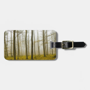 Étiquette À Bagage Fantasy forest with fog and yellow leaves