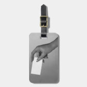 Étiquette À Bagage Femme tenant la carte (Devant Vertical)