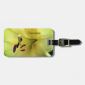 Étiquette À Bagage Fleur de lys jaune personnalisée en gros plan (Devant horizontal)