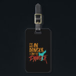 Étiquette À Bagage Funny Black Belt Arts Martiaux Je Suis Le Danger<br><div class="desc">Je ne suis pas en danger. Je suis le danger. Design amusant et humoristique pour les amateurs d'arts martiaux, de karaté, de taekwondo, de ninjutsu, de lutte ou de boxe. Marchandises de design vintage et rétro cool pour les combattants, les lutteurs et les survivants. Parfait pour l'auto-défense et instructeur de...</div>