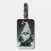 Étiquette À Bagage Gnome d'hiver dans une forêt de neige (Dos Vertical)