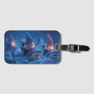 Étiquette À Bagage Gnomes Whimsical chevauchant des requins