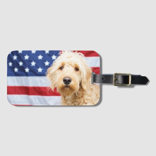 Étiquette À Bagage Goldendoodle avec drapeau américain (Devant Horizontal)
