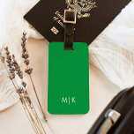 Étiquette À Bagage Green | Monogramme moderne<br><div class="desc">Cette marque de bagage moderne a un arrière - plan coloré et vert vif,  avec vos initiales en texte blanc gras pour un look simple et élégant,  mais professionnel.</div>