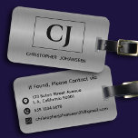 Étiquette À Bagage Gris argenté Métal brossé Noir Gras Monogrammé<br><div class="desc">Élevez votre style de voyage avec notre étiquette de bagages argent gris brossé noir gras monogramme en métal! Faites une déclaration avec un monogramme élégant et un nom en noir gras sur le devant, ajoutant une touche de sophistication à vos bagages. Au verso, les coordonnées essentielles, y compris l'adresse, le...</div>