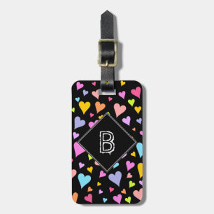Étiquette À Bagage Initiale + Amusement, Amour, Coeurs Colorés Motif