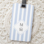 Étiquette À Bagage Initiales monogrammes bleu clair pâle rayures blan<br><div class="desc">Marque à bagages avec un motif rayé bleu et blanc clair et poussiéreux avec vos initiales monogrammes en gris foncé sur une forme diamant blanc. Toutes les couleurs sont personnalisables.</div>