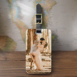 Étiquette À Bagage Instagram photo personnalisé<br><div class="desc">Faites de votre voyage un souvenir inoubliable avec cette photo personnalisée de bagage Instagram. Montrez votre photo préférée digne d'Instagram, en ajoutant une touche unique et élégante à vos sacs. Cette étiquette durable assure une identification facile et comprend de l'espace pour les informations personnelles, gardant vos bagages en sécurité et...</div>