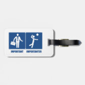 Étiquette À Bagage Le Travail Est Important Le Volley-ball Est Import (Dos horizontal)