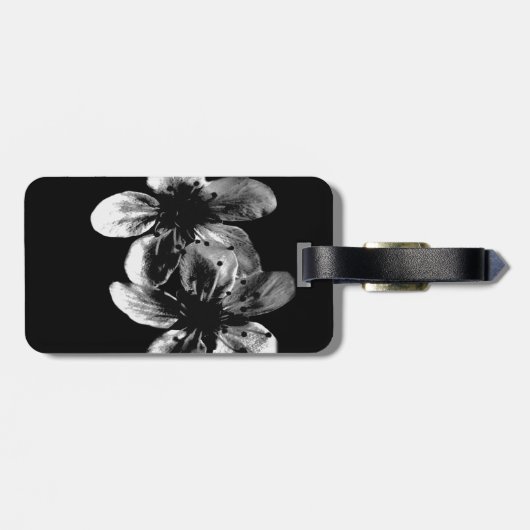 Étiquette À Bagage L'élégance en contraste : les fleurs blanches sur (Dos horizontal)