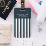 Étiquette À Bagage Les impacts de la marine | Le Monogramme de Gentle<br><div class="desc">Ajoutez vos coordonnées à l'arrière ou choisissez de supprimer. Le costume de marine pinstripes est une armoire classique pour hommes. Jetez un coup d'orange pour une interprétation moderne de cette esthétique pour vous démarquer de la foule. Les rayures restent aussi populaires aujourd'hui qu'elles l'ont été pendant des siècles. Cette collection...</div>
