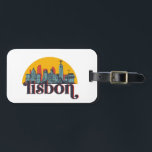 Étiquette À Bagage Lisbonne Portugal Ville Skyline Retro Cityscape Ar<br><div class="desc">Design urbain vintage et rétro avec une belle skyline, attraction touristique et art urbain. gratte-ciel Cool et silhouette de construction merchandises pour touristes et voyageurs. Parfait comme souvenir à rapporter lors de votre voyage. Enregistrez la mémoire de votre voyage et de vos vacances en famille et entre amis. La couleur...</div>