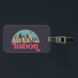 Étiquette À Bagage Lisbonne Portugal Ville Skyline Vintage Cityscape<br><div class="desc">Design urbain vintage et rétro avec une belle skyline, attraction touristique et art urbain. gratte-ciel Cool et silhouette de construction merchandises pour touristes et voyageurs. Parfait comme souvenir à rapporter lors de votre voyage. Enregistrez la mémoire de votre voyage et de vos vacances en famille et entre amis. La couleur...</div>