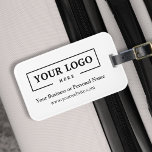 Étiquette À Bagage Logo de l'entreprise personnalisée<br><div class="desc">Créez votre propre étiquette de bagage personnalisée avec le logo de votre entreprise et le texte promotionnel. Disponible avec un emplacement carte de visite qui permet de glisser simplement dans votre carte de visite. Les étiquettes de bagage personnalisées font des cadeaux d'entreprise utiles et légers pour les employés qui voyagent...</div>
