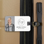 Étiquette À Bagage Logo moderne minimaliste Agent immobilier photo<br><div class="desc">Élégante étiquette de bagage de courtier en noir et blanc avec espace pour votre photo et logo. Créez des cadeaux de marque pour votre entreprise immobilière en utilisant ce design minimaliste de étiquette photo. Vous pouvez ajouter votre logo d'entreprise et votre photo personnalisée, modifier les couleurs et plus encore pour...</div>