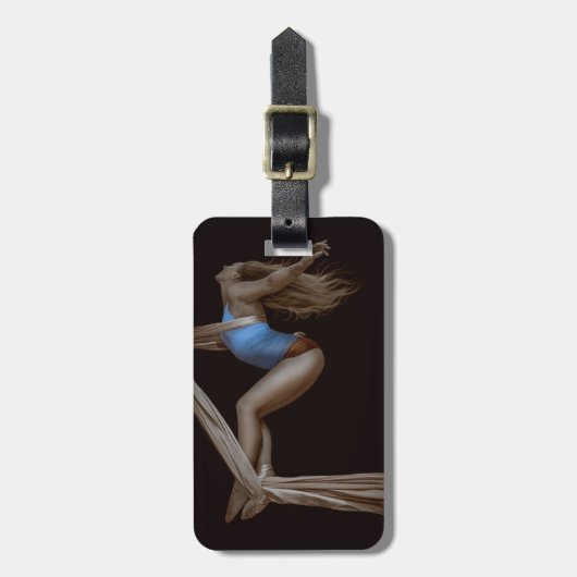 Étiquette À Bagage Magnifique performeuse de soie aérienne suspendue (Devant Vertical)