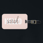 Étiquette À Bagage Moderne Pastel Rose Bonjour Et Vous Nom<br><div class="desc">Moderne Pastel Rose Bonjour Et Vous Nom</div>