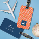 Étiquette À Bagage Monogramme Abstrait Orange Line Strokes Motif<br><div class="desc">Voyagez dans le style avec cette étiquette monogramme avec un motif abstrait de lignes orange avec un centre bleu à l'avant et un côté bleu assorti à l'arrière. Personnalisez-le en remplaçant le texte de l'espace réservé. Pour plus d'options comme changer la police et sa taille/couleur ou l'espacement entre les lettres...</div>