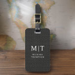 Étiquette À Bagage Monogramme Black Metallic Élégant Motif<br><div class="desc">Améliorez votre expérience de voyage avec notre étiquette de bagages Monogramme minimaliste classique élégant et moderne. Cet accessoire méticuleusement conçu allie élégance intemporelle et minimalisme contemporain, assurant à vos bagages un caractère sophistiqué. Réalisée avec précision et attention au détail, cette étiquette à bagages est plus qu'un simple article pratique, c'est...</div>