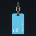 Étiquette À Bagage Monogramme bleu simple<br><div class="desc">L'accessoire parfait pour les passionnés de voyage des étiquettes de bagages personnalisées. Cette étiquette de charme est idéale pour les cadeaux de proposition de demoiselle d'honneur et peut être un ajout délicieux aux idées de boîte de proposition de demoiselle d'honneur. C'est également un choix idéal pour les cadeaux de bachelorette...</div>