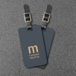 Étiquette À Bagage Monogramme Brown en gras bleu profond simple<br><div class="desc">Élégante étiquette de bagage bleu profond personnalisable avec monogramme brun gras. Un accessoire parfait pour un voyage ou une bonne idée cadeau.</div>
