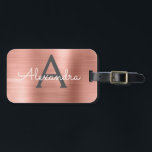 Étiquette À Bagage Monogramme en métal brossé rose or Nom et initiale<br><div class="desc">Rose Gold } Blush Pink brossé Foil Monogramme Nom et étiquette initiale de bagage. Cette étiquette de sac est parfaite pour le retour à l'école,  le travail ou le voyage.</div>