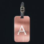 Étiquette À Bagage Monogramme en métal brossé rose or Nom et initiale<br><div class="desc">Rose Gold } Blush Pink brossé Foil Monogramme Nom et étiquette initiale de bagage. Cette étiquette de sac est parfaite pour le retour à l'école,  le travail ou le voyage.</div>