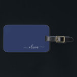 Étiquette À Bagage Monogramme moderne bleu marine et blanc<br><div class="desc">Découvrez notre collection de monogrammes modernes bleu et blanc de la Marine : Élevez votre décor de maison avec notre collection sophistiquée avec un schéma de couleurs bleu marine et blanc contemporain. Chaque pièce est minutieusement conçue pour exsuder l'élégance et le style, parfait pour ajouter une touche de modernité à...</div>