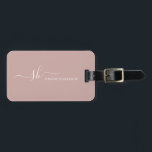 Étiquette À Bagage Monogramme moderne Élégante calligraphie Personnal<br><div class="desc">Porte-carte de visite monogramme personnel moderne avec calligraphie de script tendance et design de typographie minimaliste. C'est la version ivoire / blush.</div>