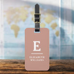 Étiquette À Bagage Monogramme moderne minimaliste en terre cuite<br><div class="desc">Améliorez votre expérience de voyage avec notre étiquette de bagages Monogramme minimaliste classique élégant et moderne. Cet accessoire méticuleusement conçu allie élégance intemporelle et minimalisme contemporain, assurant à vos bagages un caractère sophistiqué. Réalisée avec précision et attention au détail, cette étiquette à bagages est plus qu'un simple article pratique, c'est...</div>