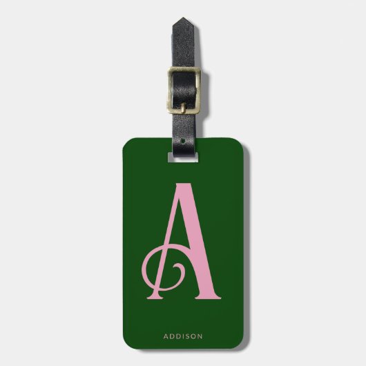 Étiquette À Bagage Monogramme rose élégant initial sur vert foncé (Devant Vertical)